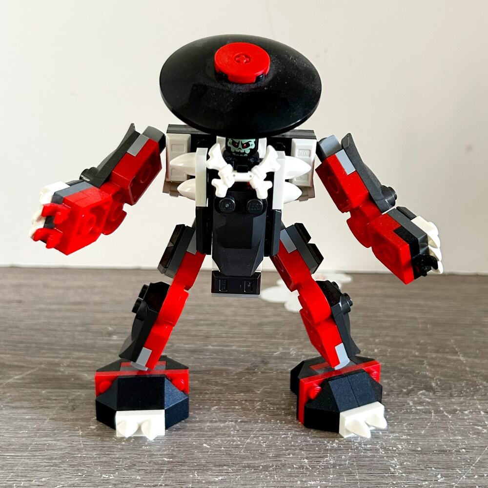 Lego Ninjago 71781 Bone Warrior Mech Suit and Minifigure Battle EVO